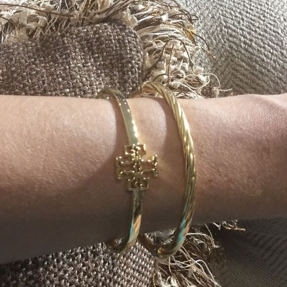 TORY BURCH LOGO DOUBLE T OPEN CUFF BRACELET 18k GOLD PLATED - Picture 5 of 5